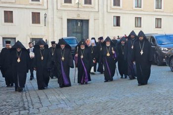 Армянские Католикосы приняли участие в прощании с папой Франциском