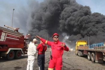 Число погибших при взрыве в иранском порту достигло 25: ранены 800 человек