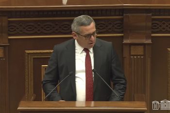 Артем Меграбян принес присягу в качестве депутата от «Гражданского договора»