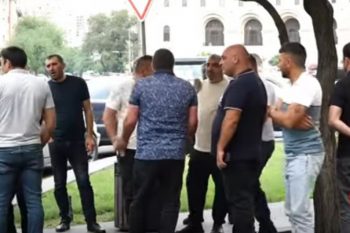 «Посреднические организации предпочитают перевозить грузы на иностранных грузовиках, армянские водители не получают заказов»: армянские водители проводят акцию протеста