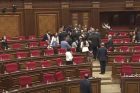 Обстановка на заседании Национального Собрания Армении накалилась до предела