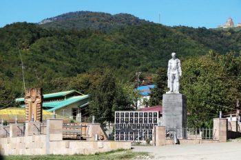 Азербайджанцы уничтожили в арцахском селе Ванк памятник, хачкар и стелу
