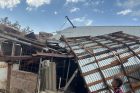 В Артике из-за сильного торнадо и крупного града повреждены крыши, плодовые сады, вырваны с корнем деревья