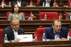 Парламент Армении лишил неприкосновенности главу и секретаря фракции «Айастан»