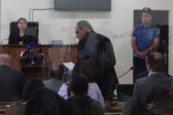 Здесь есть политический заказ: адвокат на судебном заседании по делу архиепископа Микаэла