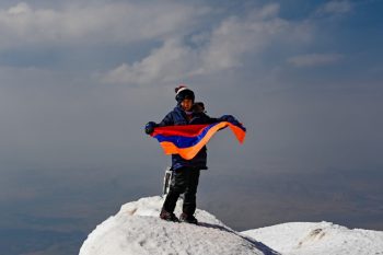 9-летний Вардан сталь самым юным армянским «альпинистом», поднявшимся на Арарат