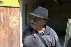«Я продлил срок действия своего удостоверения, буду водить машину до 101 года, а потом — посмотрим. Это у нас в генах, мой отец прожил 115 лет», — Рафик Тоноян