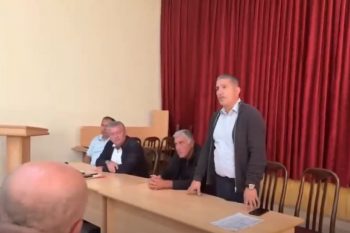 «Наше село не завод. Давайте сохраним природу». В Ернджатапе прошли общественные слушания по поводу строительства цементного производства — жители недовольны проектом