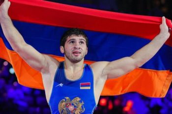 Малхас Амоян победил олимпийского чемпиона и стал двукратным чемпионом мира