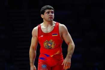 Малхас Амоян снова победил и будет бороться за золото ЧМ по греко-римской борьбе