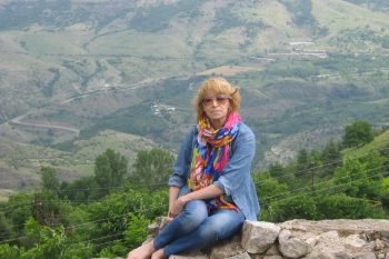 Светлана Кульчицкая: «В Степанакертском мемориальном комплексе думала: их отцы погибли, чтобы эти дети жили счастливо, а получилось, что в 90-е они боролись за то, чтобы их дети погибли»