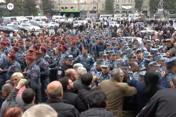 Почему и как было блокировано здание мэрии Гюмри: полное видео