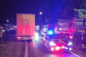 В Армении водители грузовиков перекрыли таможенный пункт Баграташен