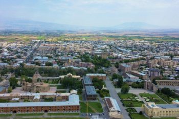 В Вагаршапате началась предвыборная агитация