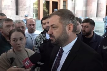 Водители грузовиков снова проводят акции протеста, министр уверяет, что проблемой занимаются на самом высоком уровне в ЕАЭС