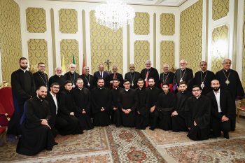 Никол Пашинян провел встречу с Католикосом-Патриархом Католической армянской церкви Дома Киликийского и учащимися гимназии «Левонян»