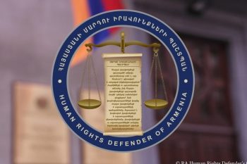 Сотрудники офиса омбудсмена Армении отправились в СК после задержания священников