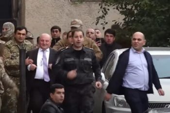 Вардана Гукасяна задерживают, его перевозят в Ереван
