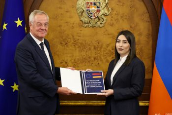ЕС передал Армении план действий по либерализации визового режима