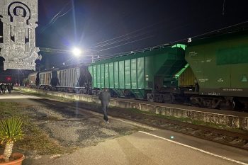 В Армению по железной дороге прибыла первая партия зерна через Азербайджан