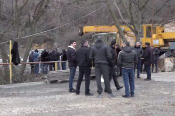 Руководство Ахталинского горно-обогатительного комбината отказало в удовлетворении требования буровиков о повышении заработной платы, забастовка продолжается: Сасун Вардумян