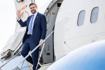 Вице-президент США прибыл в Армению