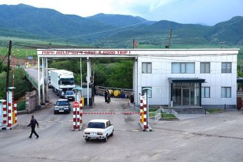 «Нам уже надоела эта ситуация»: армянские водители все еще не могут пересечь границу из Грузии в Армению