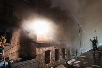 Представитель МВД: Жители двух домов возле Дома культуры «Каназ» эвакуированы, здание почти полностью сгорело