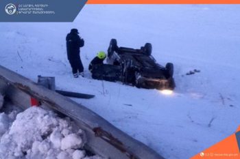 Автомобиль перевернулся: есть погибший и пострадавшие