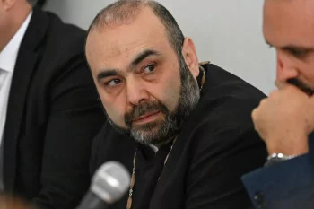 Домашний арест епископу Мкртычу Прошяну отменили