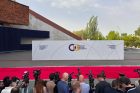 Руководство Евросоюза прибыло в спортивно-концертный комплекс им. Карена Демирчяна