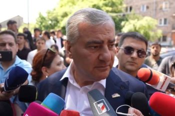 Лидер блока «Сильная Армения» Самвел Карапетян проголосовал на выборах