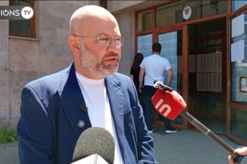 В настоящее время на избирательных участках спокойно, напряжённости нет: Давид Арушанян принял участие в голосовании