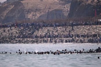 Maghreb Times: сотни оказавшихся в Сеуте мигрантов просят вернуть их в Марокко