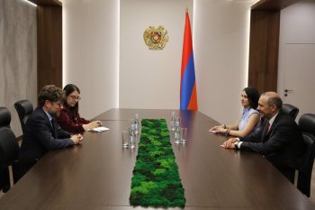 Армен Григорян принял посла Франции, завершающего дипломатическую миссию в Армении