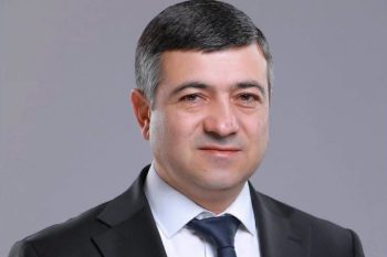 Сарик Минасян прекратил полномочия члена Совета старейшин Гюмри и станет депутатом