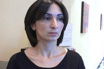 «Даже офицеры высшего звена могут общаться с военнослужащими с использованием нецензурной брани и унижающей лексики», — правозащитник о причинах смертей в ВС Армении