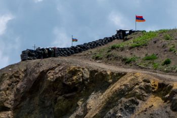 «Խաղաղության պայմանագրի» չհամաձայնեցված 2 կետերի վերաբերյալ ՀՀ-ն լուծում է առաջարկել, որոնցից մեկով առաջարկվում է 3-րդ երկրների ուժերի ներկայացուցիչներ սահմանի երկայնքով չկիրառել