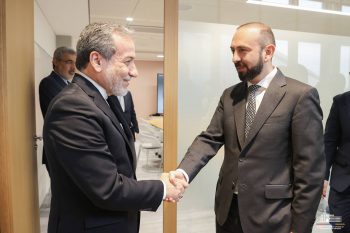 Արարատ Միրզոյանը հանդիպում է ունեցել ԻԻՀ ԱԳ նախարար Սեյեդ Աբբաս Արաղչիի հետ