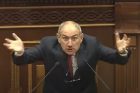 «Չուլանները սեւ սքեմ հագնող մոլագարների կյանքի մութ անկյուններն են: Հենց չուլաններում են տեղի ունենում այլասերվածություններ»․Նիկոլ Փաշինյանի և Աննա Հակոբյանի սկանդալային գրառումները