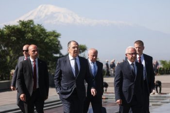 «Այդ փաստաթղթում ԼՂ պատկանելիության հարցը գիտակցաբար թողնվել էր փակագծերից դուրս»․Լավրովը 2020 թվականի եռակողմ համաձայնագրի մասին