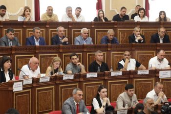 Գյումրու ավագանու 4 խմբակցության հայտարարությունը՝ Սրբազանի նկատմամբ նախաձեռնված քրեական հետապնդման գնահատականով