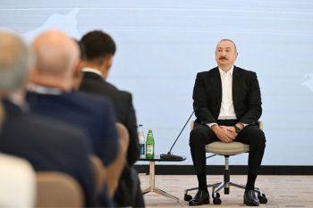 «Մեր տարածքում չի կարող լինել օտարերկրյա ո՛չ օպերատոր, ո՛չ վարձակալ։ Ադրբեջանի քաղաքացիները չպետք է հայ սահմանապահների դեմքը տեսնեն»․Ալիևը ԱՄՆ առաջարկի մասին