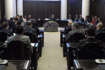 Ոստիկանության գվարդիան հակաահաբեկչական գործողությունների ժամանակ կամ հատուկ առաջադրանքներ կատարելիս կարող է կիրառել Զրահափոխադրիչներ ԲՏՌ-80 և ԲՌԴՄ-2