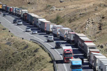 Լարսի սահմանին 1000 մեքենա խցանման մեջ է