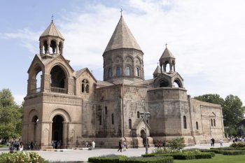 Մայր Աթոռը հայտարարություն է տարածել Միքայել Աջապահյանի վերդիկտի մասին