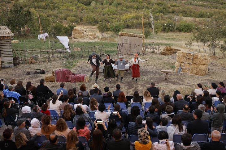 «Էժանագին աղմուկ է», «Մկրտիչ Արզումանյանը նորմալ պատասխան տվեց», «Նրան  «արջի ծառայություն» են մատուցում»․կարծիքներ՝ «Ցանկապատ» ներկայացման շուրջ բարձրացած քննադատությունների մասին