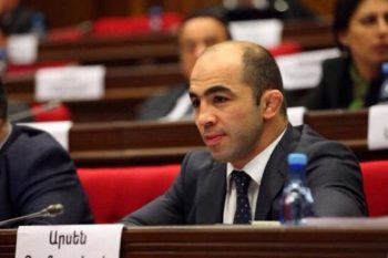 «Ամոթ ա, գետինը մտեք արա, հայր ու որդի ներվերս կերան մի տարի»․Փաշինյանը Արսեն Ջուլֆալակյանի մասին