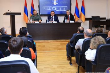 Պապիկյանը զինված ուժերի զարգացման հեռանկարներն է ներկայացրել