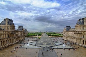 Ձերբակալվել է Լուվրի կողոպուտի 2 կասկածյալ